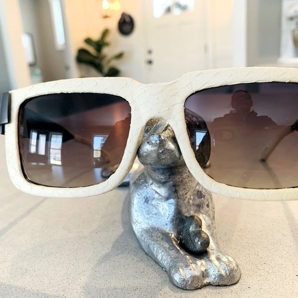 LINDA Farrow Luxe Leather Wrapped & Mat Black Sunglasses - Picture 8 of 11